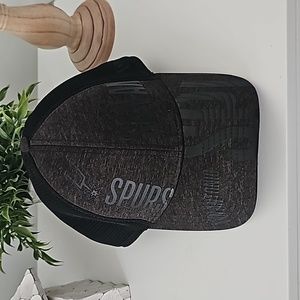 Mens New Era Spurs fitted hat soze medium.large black and gray